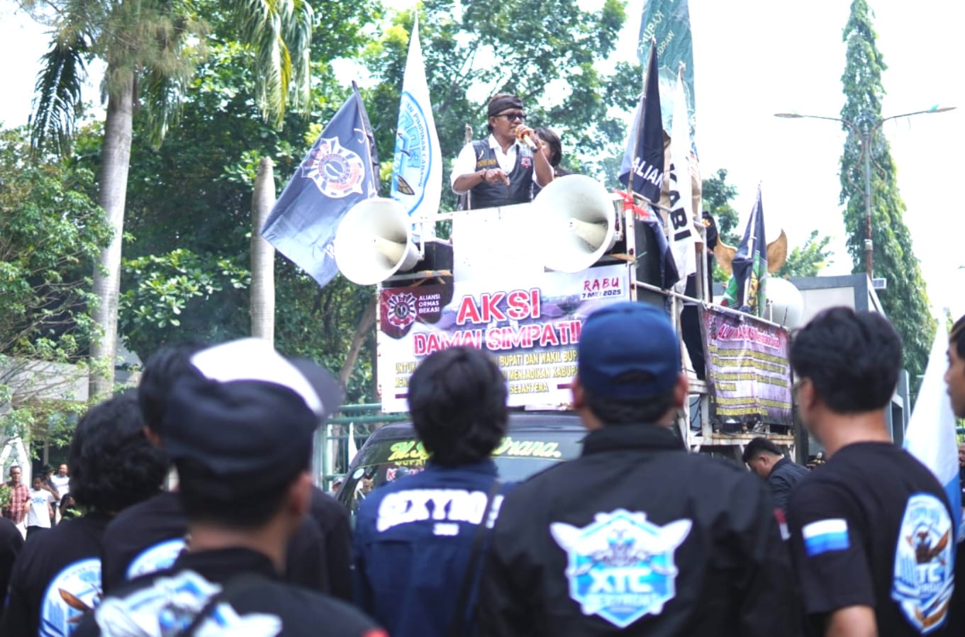 Aliansi Ormas Bekasi Tuntut Pelaku Penghinaan Terhadap Bupati dan Wakil Bupati Bekasi Ditangkap.