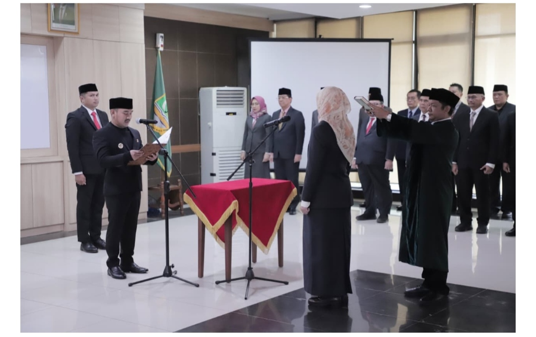 Bupati Lantik Ida Farida Sebagai Pj Sekda Kabupaten Bekasi.