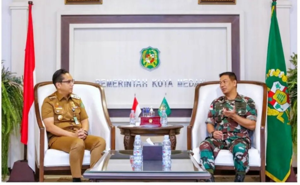 Wali Kota Medan Menerima Kunjungan Danlanud Soewondo Kolonel Pnb Tiopan Hutapea.