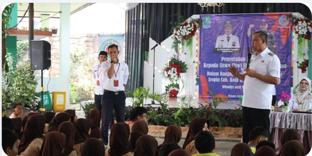 Renang Bukan Kewajiban Tegas Walikota Bekasi Jangan Bebani Orang Tua Murid.