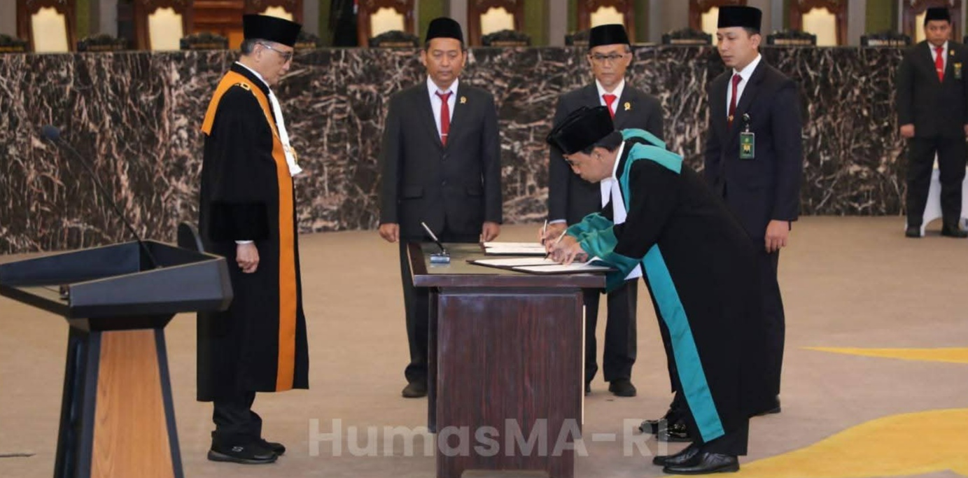 Ketua Mahkamah Agung Republik Indonesia Melantik Ketua Pengadilan Tinggi Agama