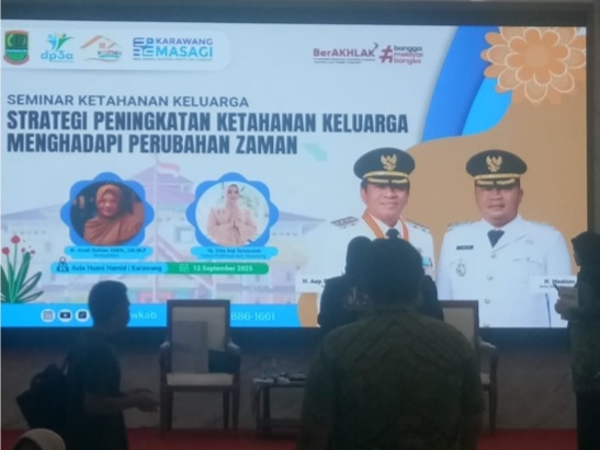 Bupati Karawang Buka Seminar Strategi Peningkatan Ketahanan Keluarga Dalam Menghadapi Perubahan zaman