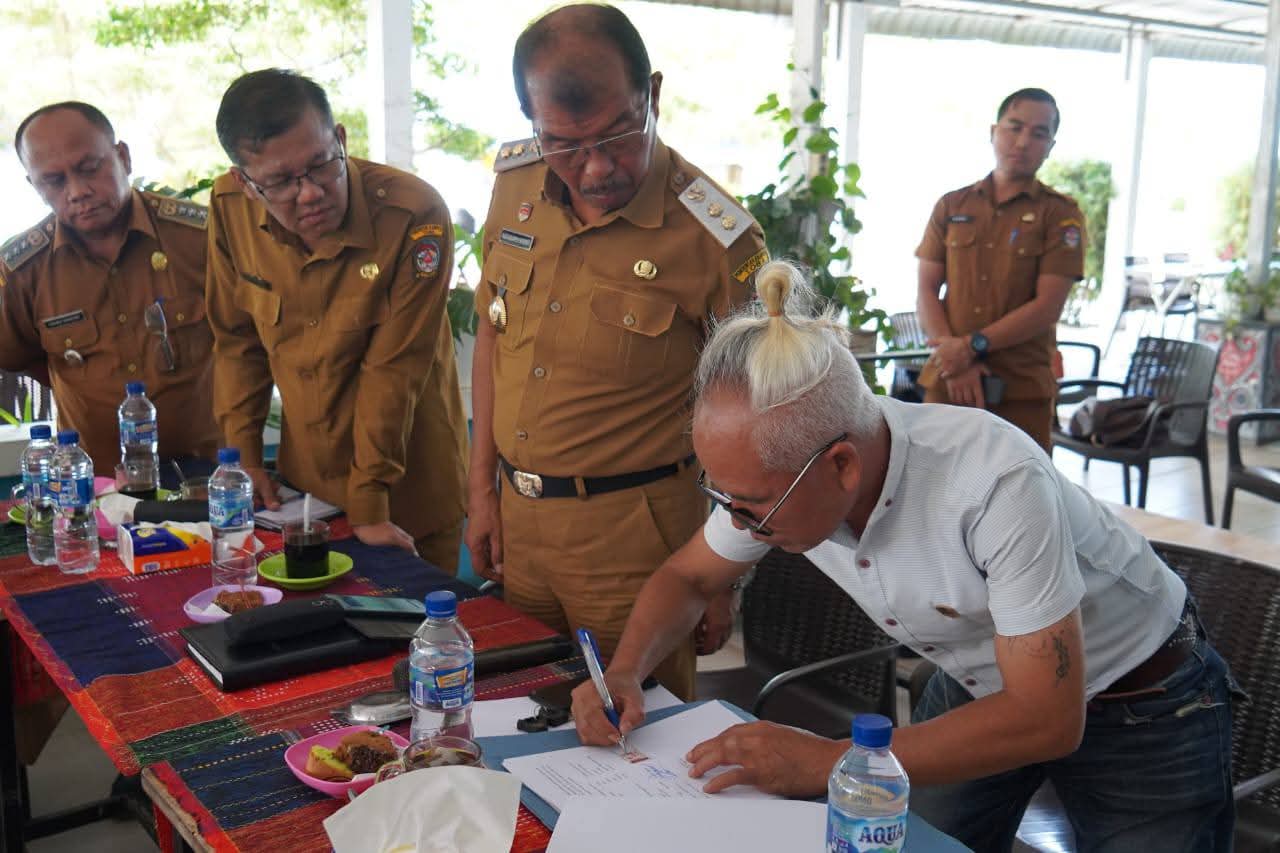 Warga Parparean Satu Porsea Sumbangkan Lahan Kepada Pemkab Toba Sumut Untuk Membangun SMAN