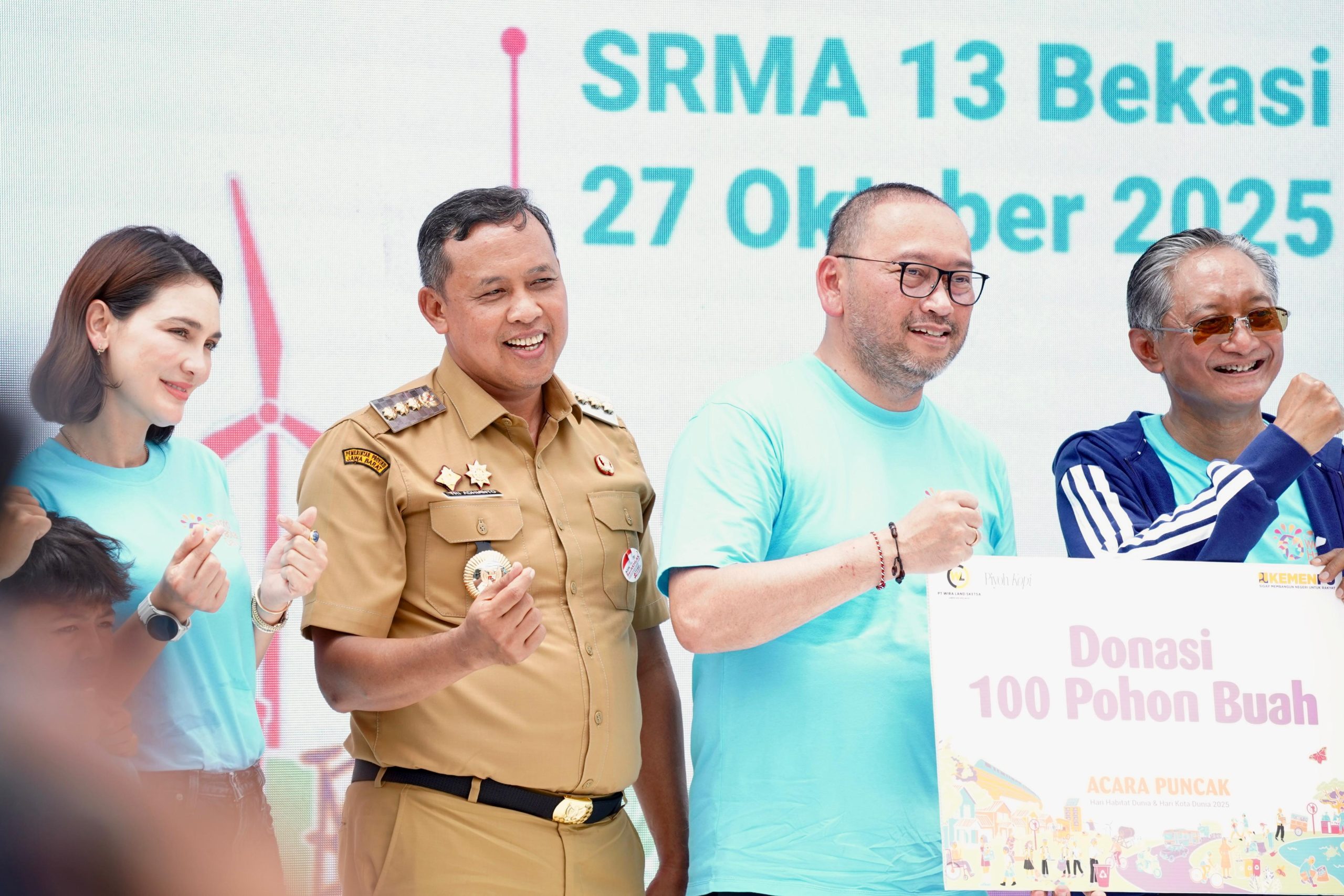 Wali Kota Bekasi Tri Adhianto Hadiri Acara Puncak Hari Habitat Dan Hari Kota Dunia 2025  Bekasi Gaungkan Aksi Penggunaan Tumbler dan Hemat Energi di Lingkup Pemkot Bekasi