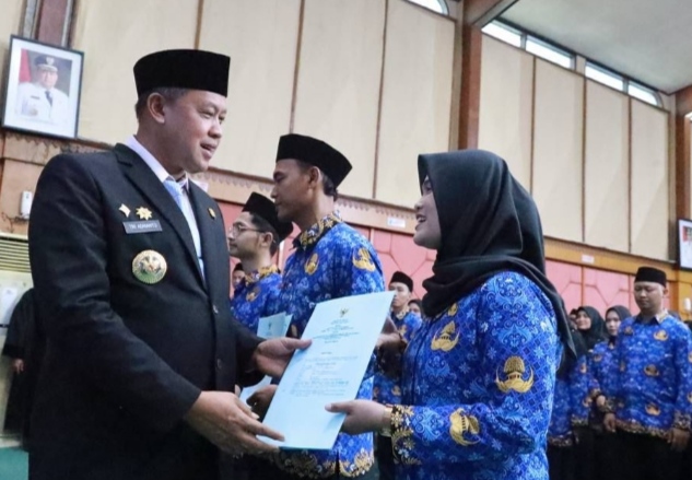 Walikota Bekasi Lantik 385 PPPK dan PNS Baru Tegaskan Memberikan Pelayanan Terbaik
