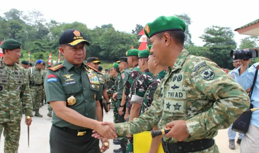 Panglima TNI Bersama Pangkostrad Meninjau Markas Batalyon Taipur Kostrad di Kabupaten Bekasi