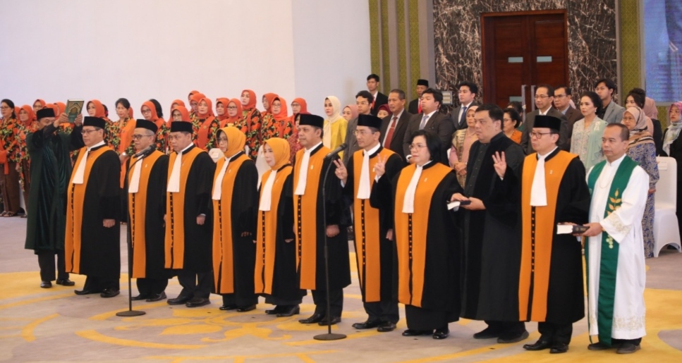 Ketua Mahkamah Agung Melantik 9 Hakim Agung dan 1 Hakim AD HOC HAM