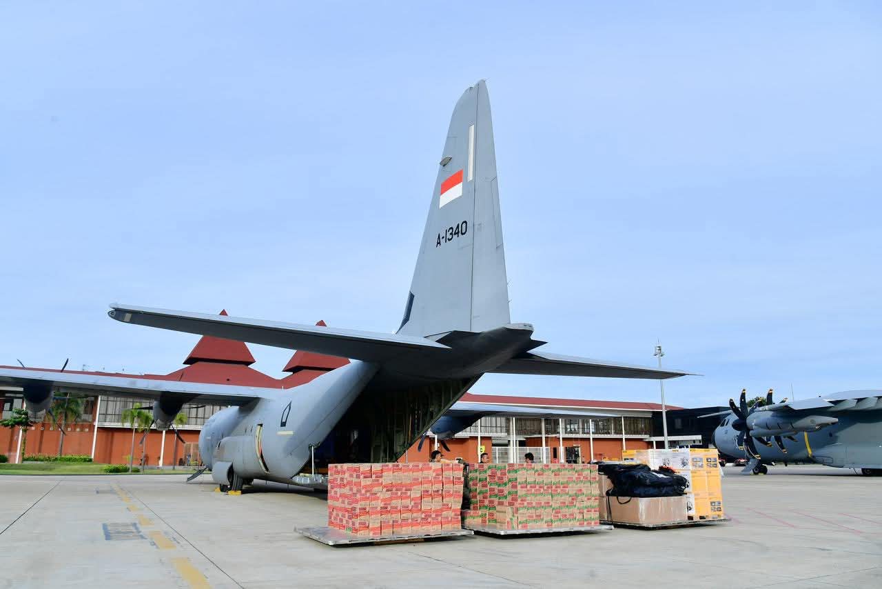 Presiden Perintahkan Segera Berangkat Tiga Pesawat Hercules Satu Pesawat A400 Membawa Bantuan Bencana di Sumut