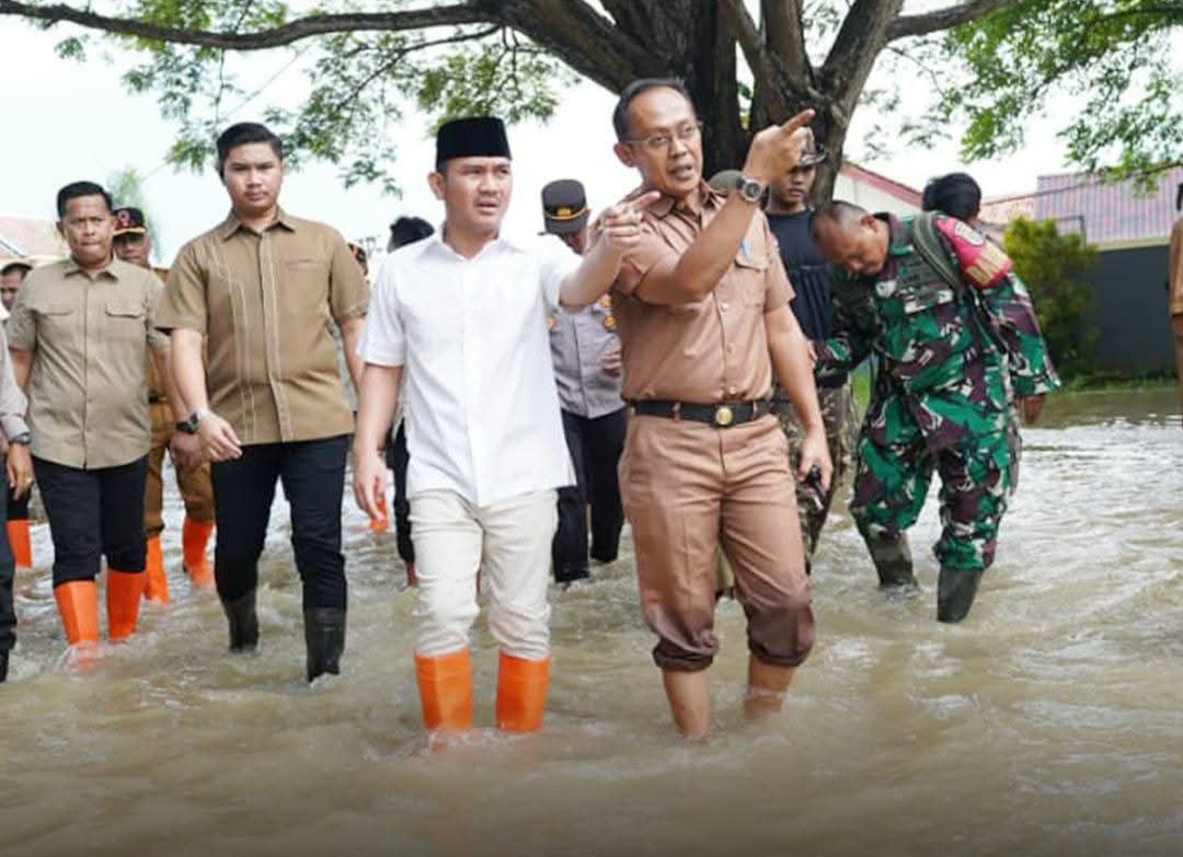 Tinjau Lokasi Banjir di Sukamanah, Bupati Bekasi Instruksikan Percepat Penanganan Lintas Sektor