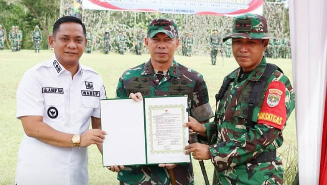 Pelaksanaan TMMD di Serang Baru Rampung, Pangdam Jaya Bersama Wakil Bupati Bekasi Menutup Program TNI