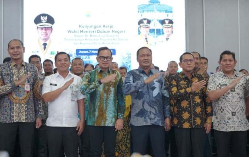 Wamen Bima Arya Apresiasi Langkah Pemkab Karawang Dalam Mendukung Program Pemerintah Pusat