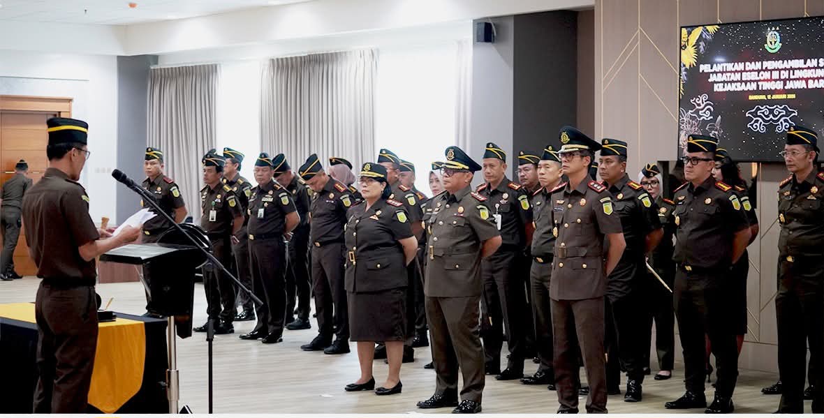 Kejaksaan Tinggi Jawa Barat Melantik Kejari Kabupaten Bekasi Semeru.SH.M.Hum.