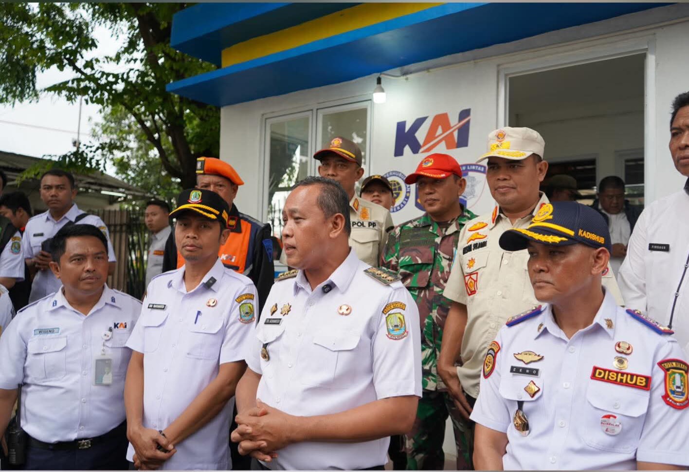 Walikota Bekasi Meninjau Lokasi Pembangunan JPO Kawasan Stasiun Kereta Api