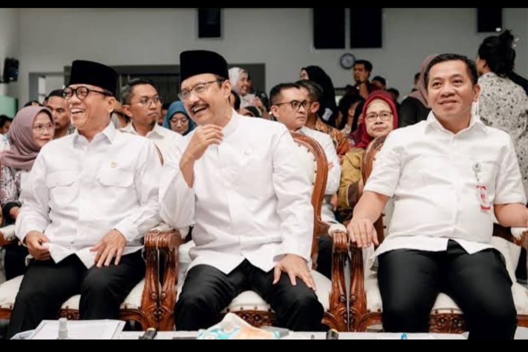 Kesuksesan Program UHC Bupati Karawang Aep  Syaepuloh Dipuji Dua Menteri