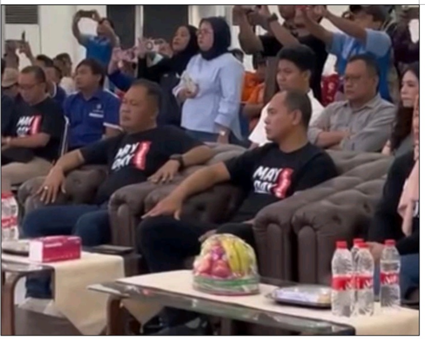 Bupati Karawang Bersama Forkopimda Menemui Langsung Para Pendemo Peringatan Hari Buruh Internasional di Aula Husni Hamid