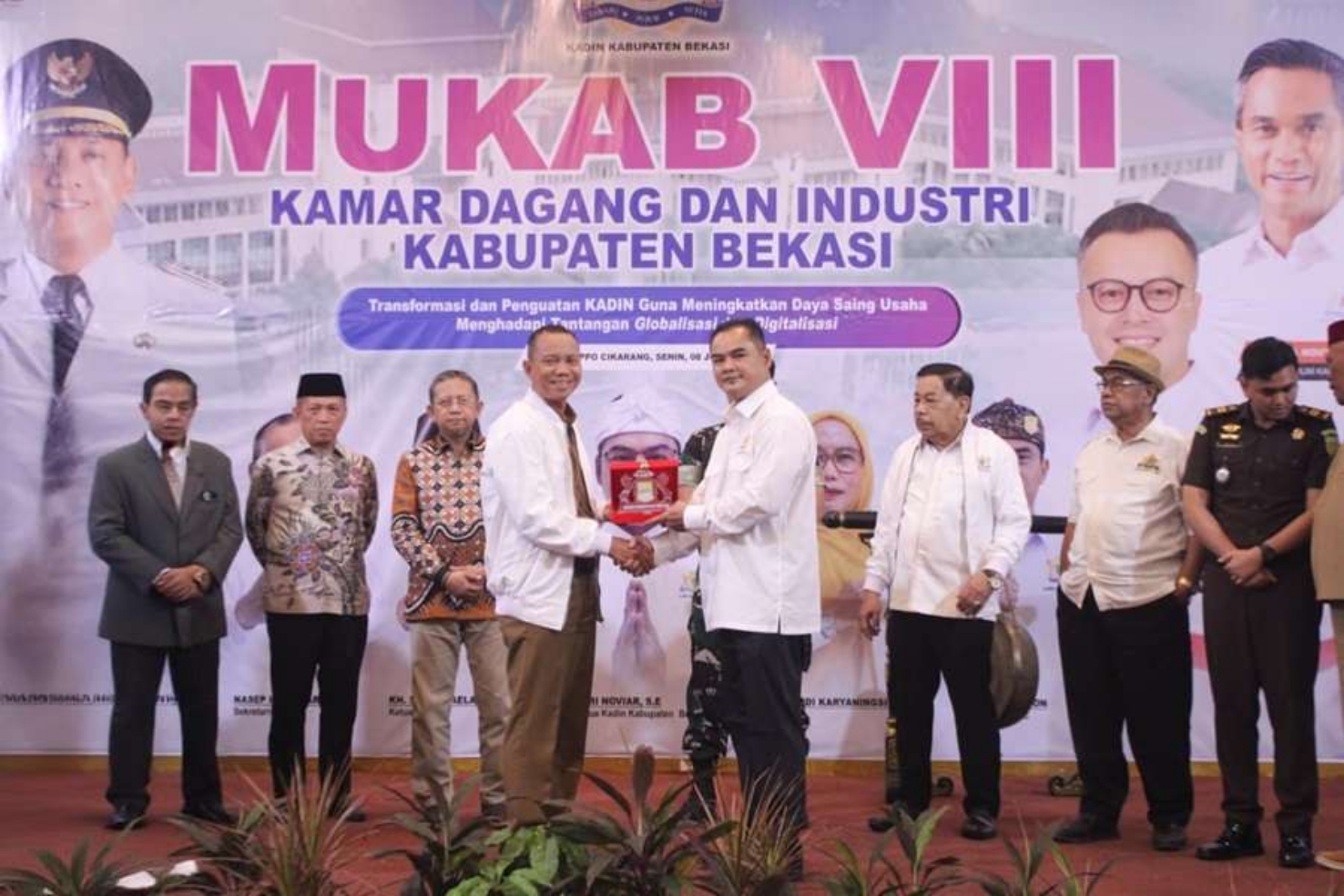 Plt Bupati Bekasi Dalam Sambutanya Mukap VIII Kadin, Semoga Tetap Menjadi Mitra Strategis Pemkab Bekasi Plt Bupati Bekasi Dalam Sambutanya Mukap VIII Kadin, Semoga Tetap Menjadi Mitra Strategis Pemkab Bekasi
