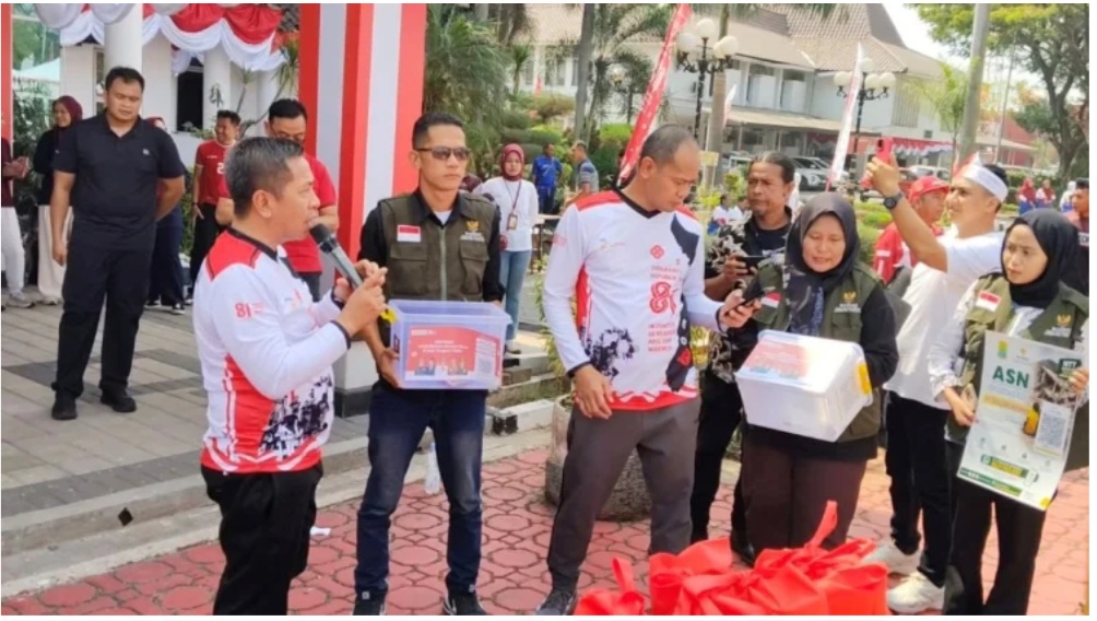 Bupati Karawang Aep Syaepuloh Galang Donasi Untuk Korban Bencana NTT Bupati Karawang Aep Syaepuloh Galang Donasi Untuk Korban Bencana NTT