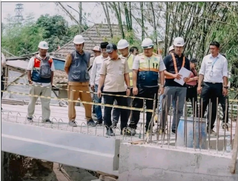 Bupati Karawang H.Aep Syaepuloh Sidak Pekerjaan Pembangunan Jembatan Harmoni Pastikan Sesuai Spesifikasi