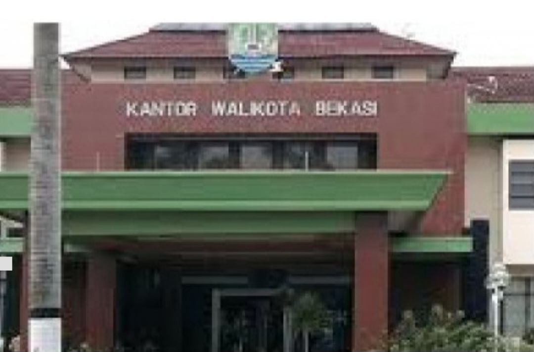 Kejagung Geledah Sejumlah Kantor Pemkot Bekasi Dugaan Penyimpangan Kasus Migas. Kejagung Geledah Sejumlah Kantor Pemkot Bekasi Dugaan Penyimpangan Kasus Migas.