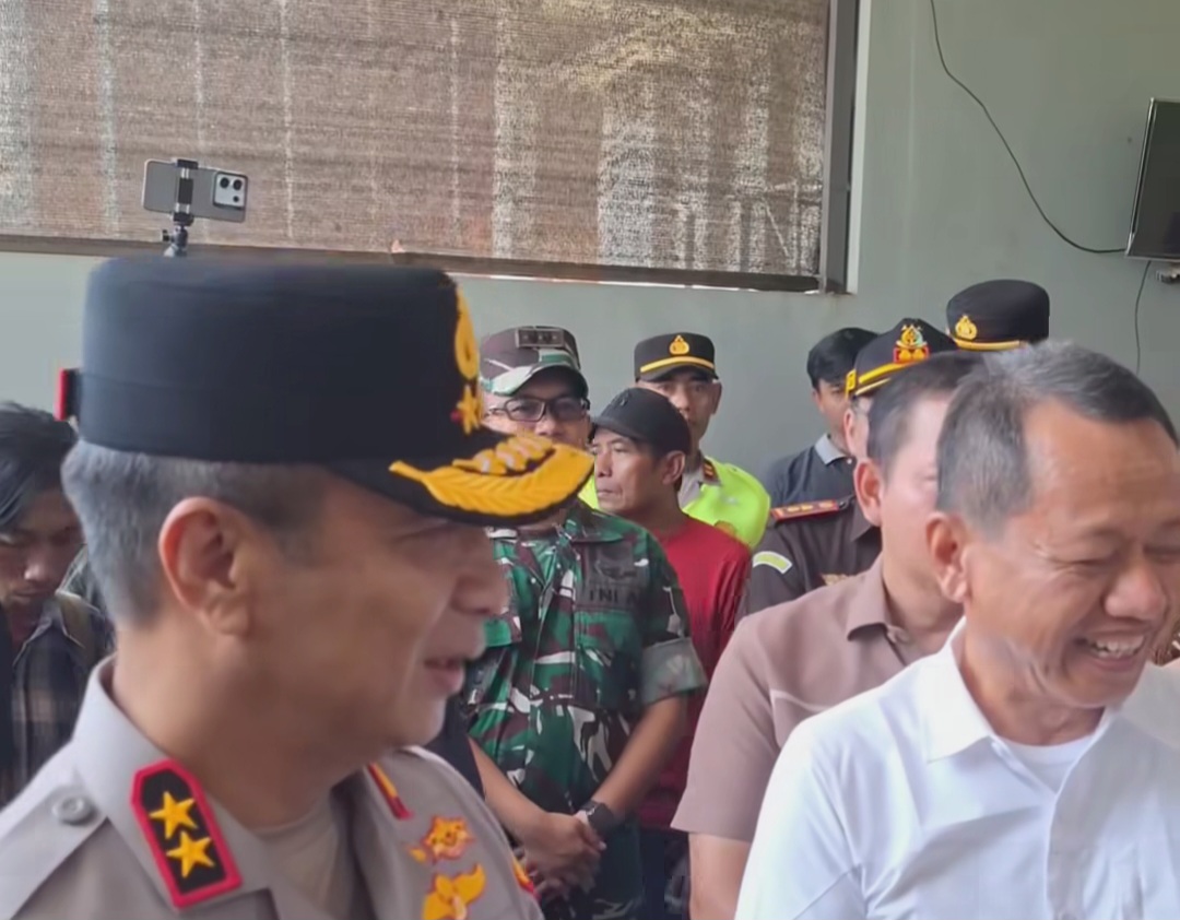 Kapolda Jawa Tengah Irjen Pol Roy Hardi Siahaan Bersama Bupati Kudus Kunjungi Korban DC Perintahkan Tangkap Para Pelaku